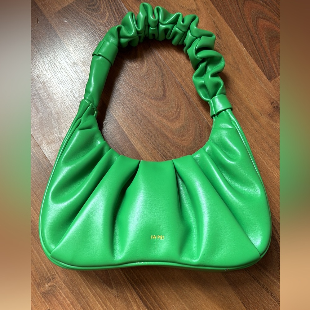 GABBI RUCHED HOBO HANDBAG - GRASS GREEN